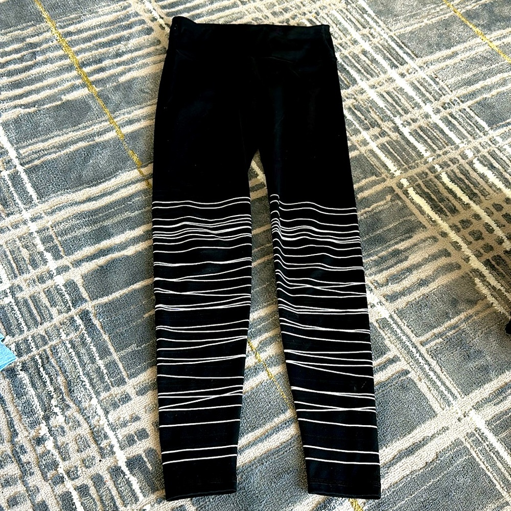 Euc Unique leggings